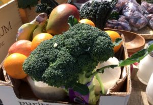 Süprmarkt provides affordable fresh fruit, vegetables and seeds to L.A. shoppers.